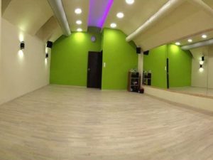 Best dance studios Budapest classes clubs your area